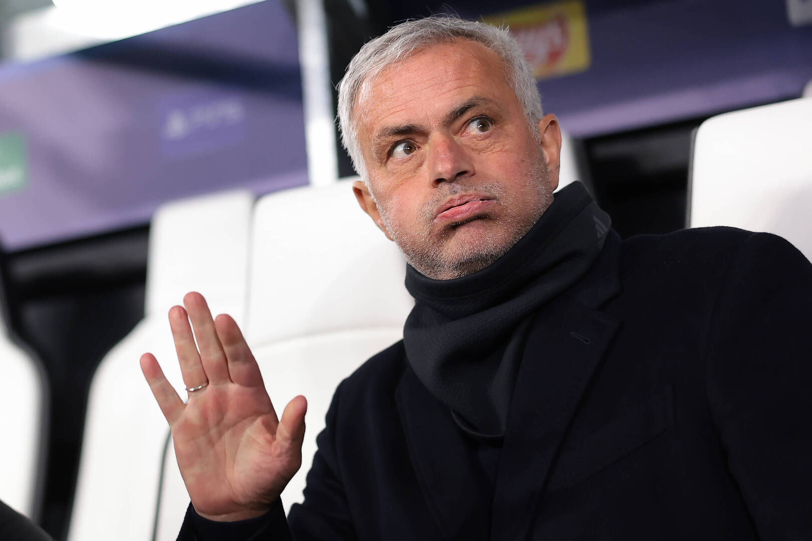 مفاجأة في مدريد.. ريال يجهز بديلا غير متوقع لمورينيو