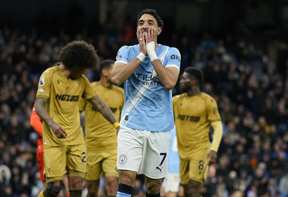 مانشستر سيتي يحدد سعر عمر مرموش تمهيدا لبيعه لنادي برشلونة