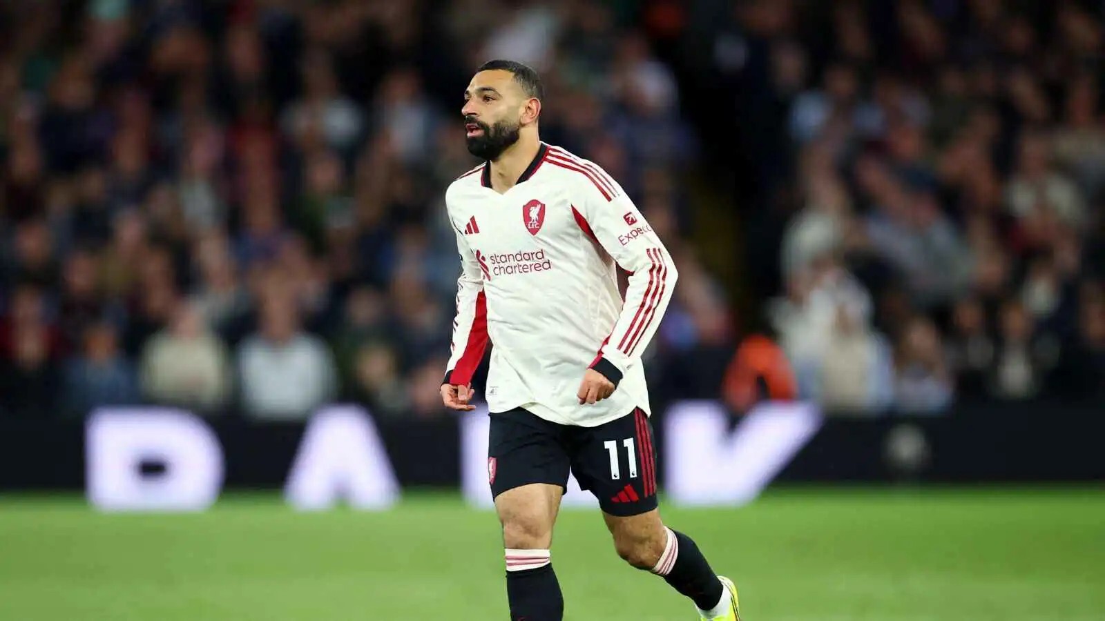 ردود فعل نارية دعما لمحمد صلاح أمام أستون فيلا (فيديو)
