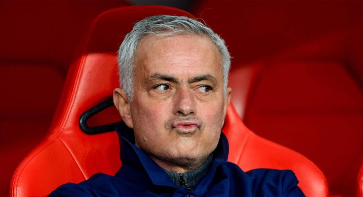 بنفيكا يحسم اتفاقه مع مدربه الجديد تمهيدا لتعاقد ريال مدريد مع مورينيو