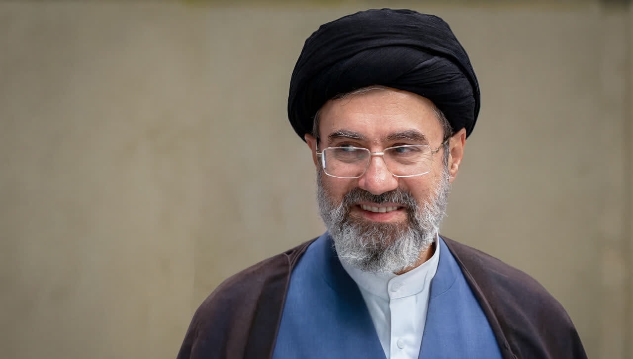 المرشد الأعلى الإيراني: أحد إنجازات الحرب الأخيرة هو ارتقاء بلادنا إلى مصاف الدول العظمى المؤثرة