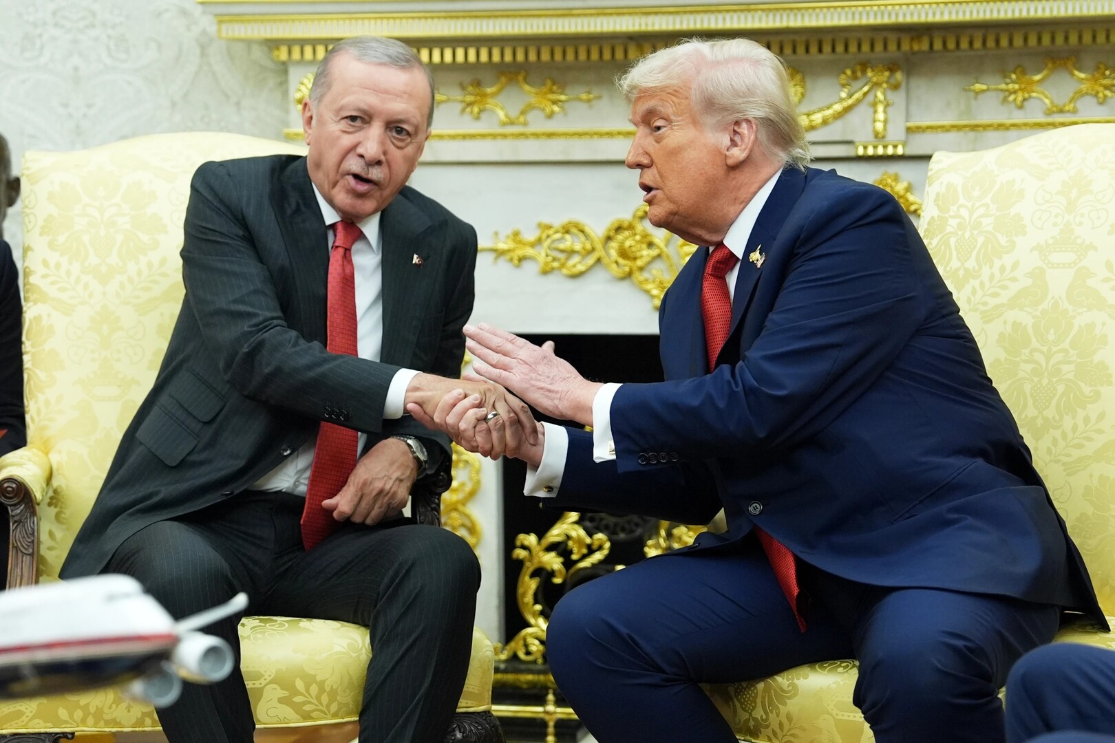 أردوغان خلال مكالمة مع ترامب: قرار تمديد وقف إطلاق النار في النزاع الدائر في المنطقة تطور إيجابي