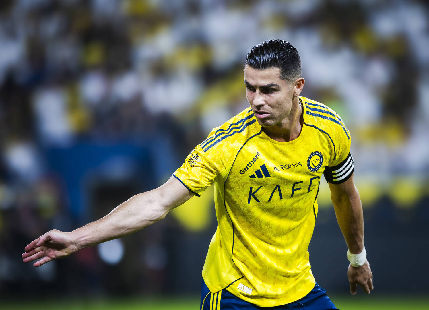 بفضل رونالدو.. النصر يزاحم ريال مدريد وبرشلونة في المبيعات