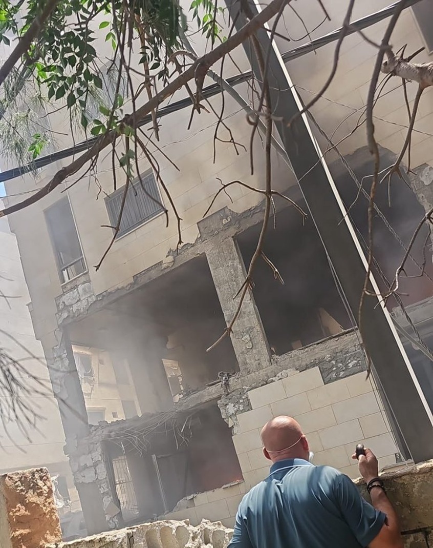 مراسلنا: غارة إسرائيلية استهدفت منطقة الشويفات في الضاحية الجنوبية لبيروت (فيديو + صور)