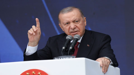 أردوغان يعلن توقيع 182 اتفاقية دفاعية بـ8 مليارات دولار في المعرض التركي