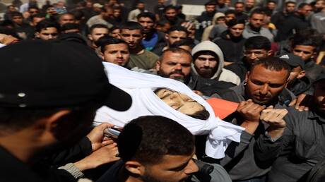 عباس ودحلان يعزيان رئيس حماس في غزة خليل الحية باستشهاد نجله الرابع في غارة إسرائيلية