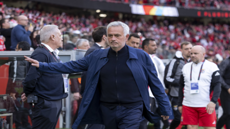 مورينيو يؤكد أن مصير بنفيكا لن يؤثر على مستقبله وسط أنباء انتقاله إلى ريال مدريد