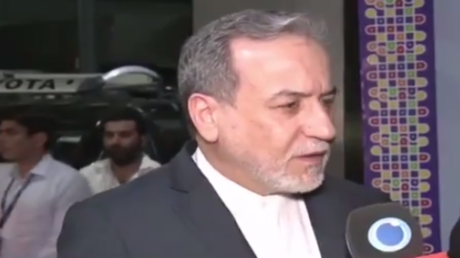 عراقجي :مضيق هرمز مفتوح أمام الملاحة التجارية