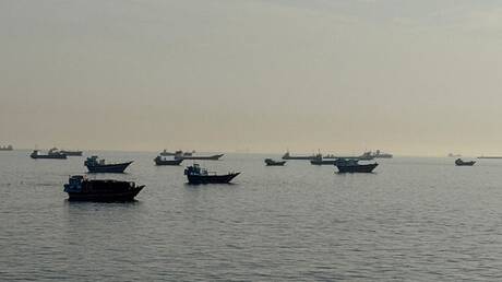 هدنة وحصار المضيق