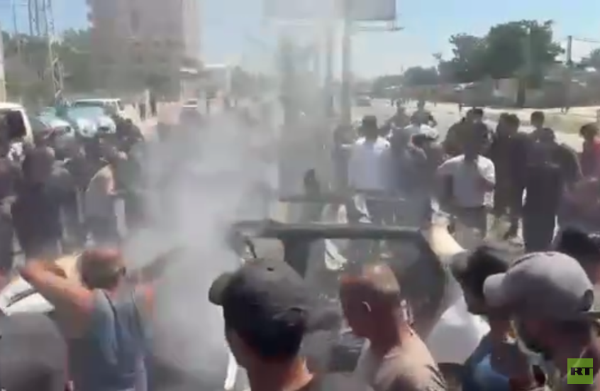 مراسلنا: قتيل بغارة إسرائيلية استهدفت سيارة في دير البلح وسط قطاع غزة