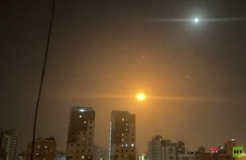 وزارة الدفاع الكويتية: نتعرض لهجوم بالصواريخ والطائرات المسيرة (صورة + فيديو)