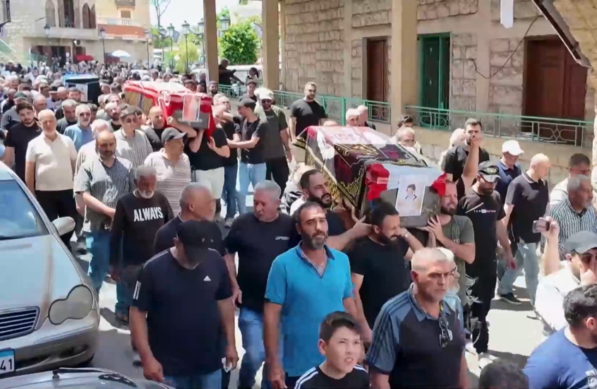 تشييع 6 أفراد من عائلة واحدة قتلوا في غارة إسرائيلية استهدفت منزلا جنوبي لبنان