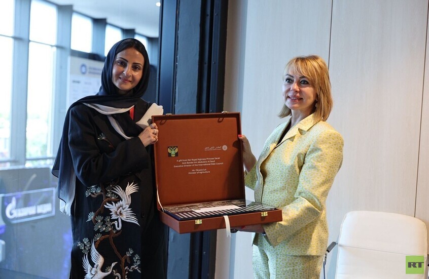 الأميرة سارة بنت بندر تبحث مع وزيرة الزراعة الروسية التوجهات الإستراتيجية لمجلس التمور