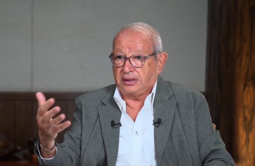 "بن زايد الأب الروحي لمصر" واتفاقيات سرية مع إيران.. عاصفة هجوم على ساويرس بعد تصريحات مثيرة