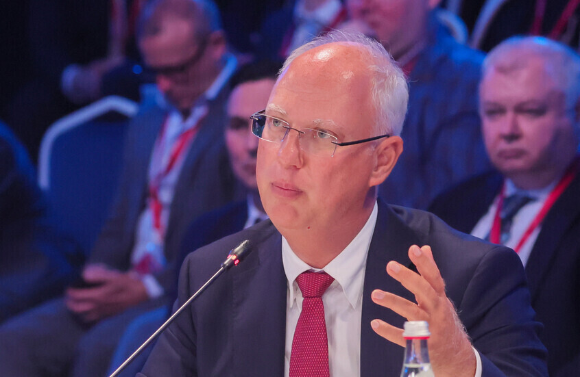 دميترييف: فشل سياسات ستارمر قد يؤدي إلى ثورة في بريطانيا