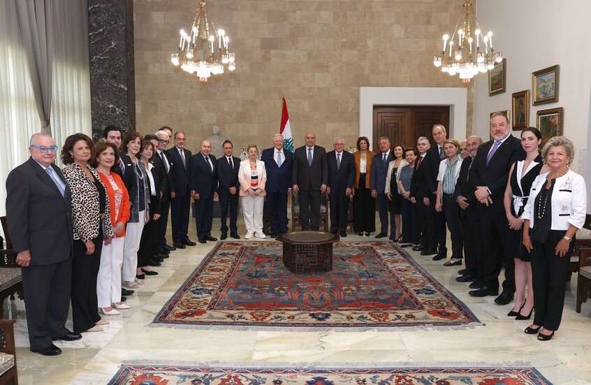 الرئيس اللبناني يطالب بإنهاء حالة العداء مع إسرائيل