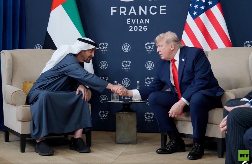 ترامب يمازح الرئيس الإماراتي: عندما تكون بهذا الثراء يمكنك التحدث بصوت منخفض (فيديو)
