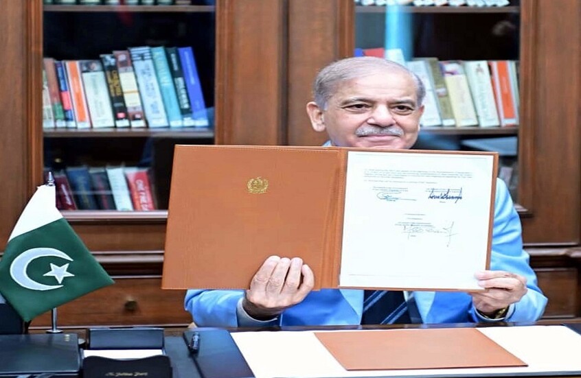 مكالمة ودية بين رئيس وزراء باكستان وولي العهد السعودي بعد اتفاق التسوية الإيراني الأمريكي