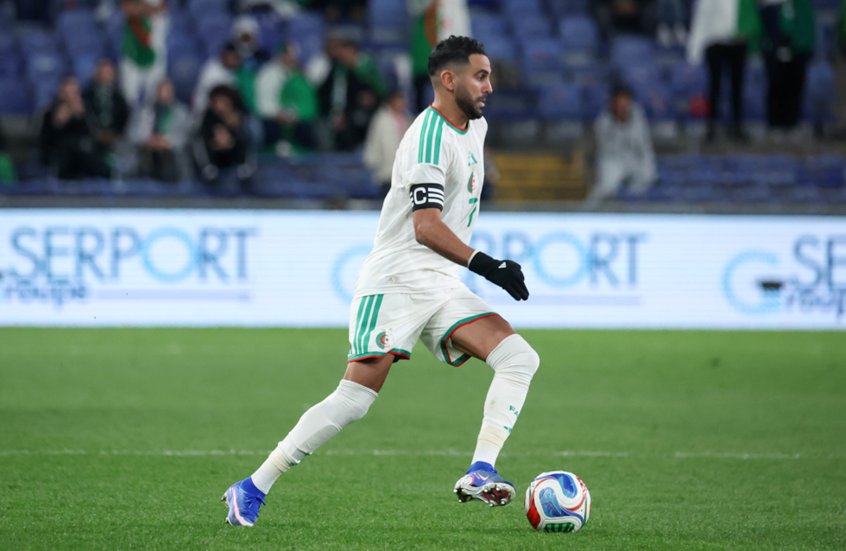 محرز يعود للواجهة.. تعديلات في معظم المراكز بتشكيلة منتخب الجزائر أمام الأردن