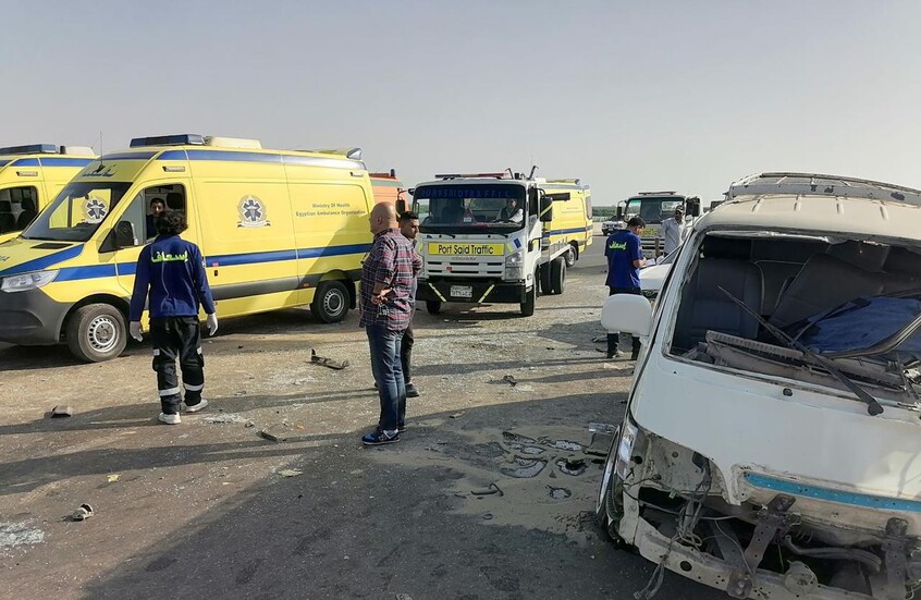 مصرع وإصابة 13 شخصا في حادث مروع بمصر