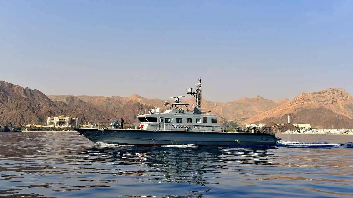 انفجار في ميناء الفحل بسلطنة عمان يوقف تحميل النفط الخام