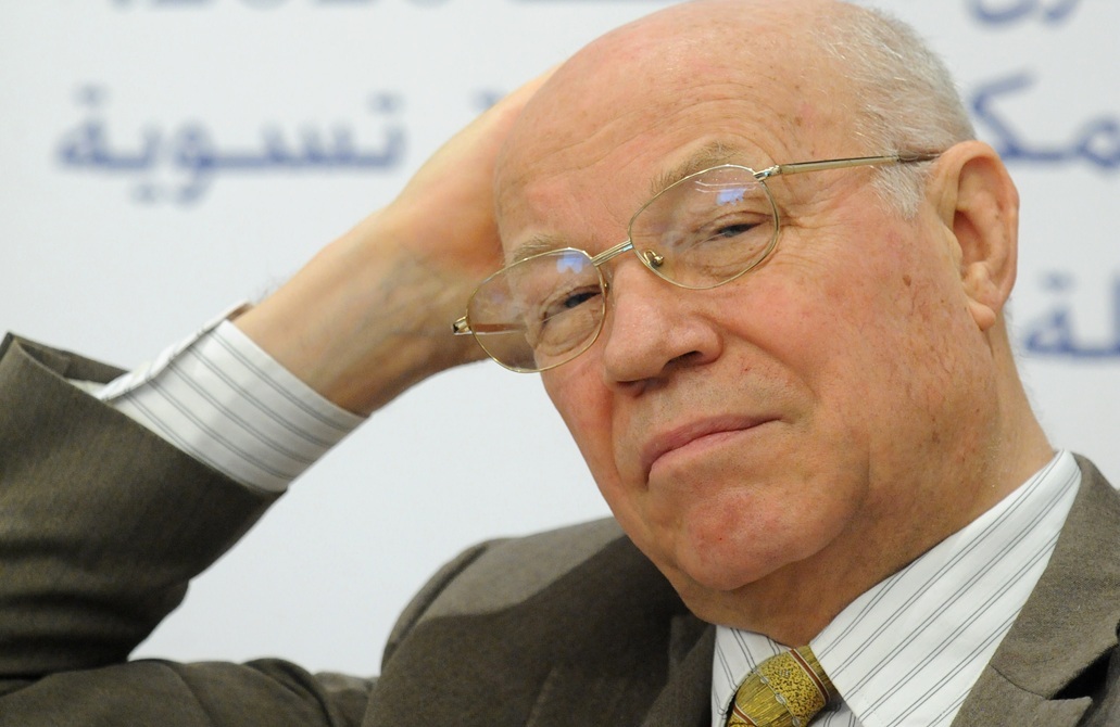 بوتين يمنح جائزة الدولة الروسية لصاحب "تاريخ السعودية" و"مصر والمصريون"