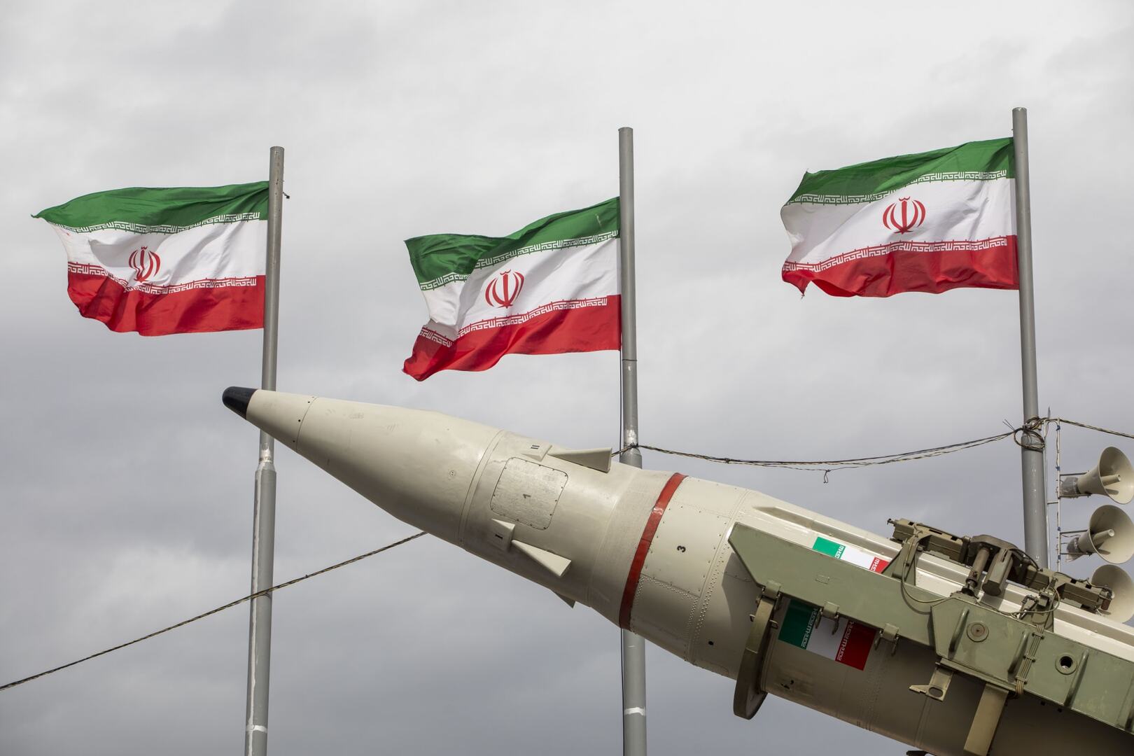 إيران تدرج شركات ملياردير أمريكي ضمن قائمة أهدافها العسكرية.. ما السبب؟