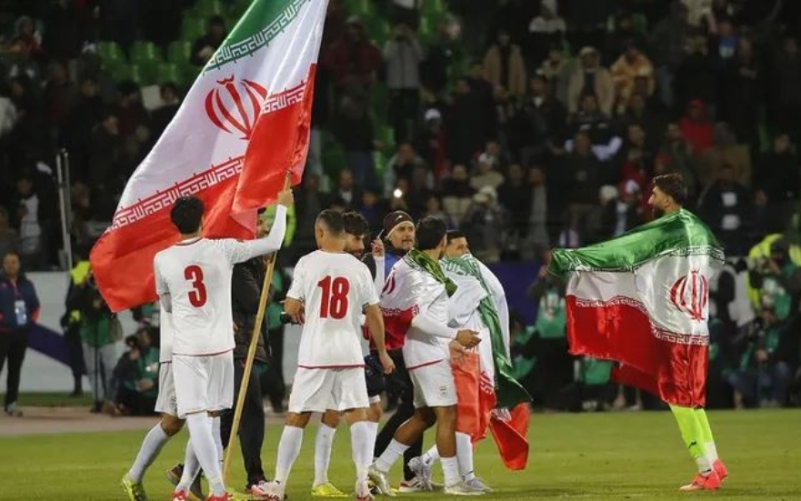 قبل مواجهة مصر.. إيران تثير الجدل بملصق عن مونديال 2026 (صورة)