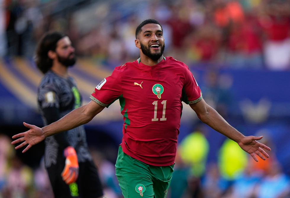 صيباري يهز شباك البرازيل ويخلد اسمه في تاريخ كأس العالم