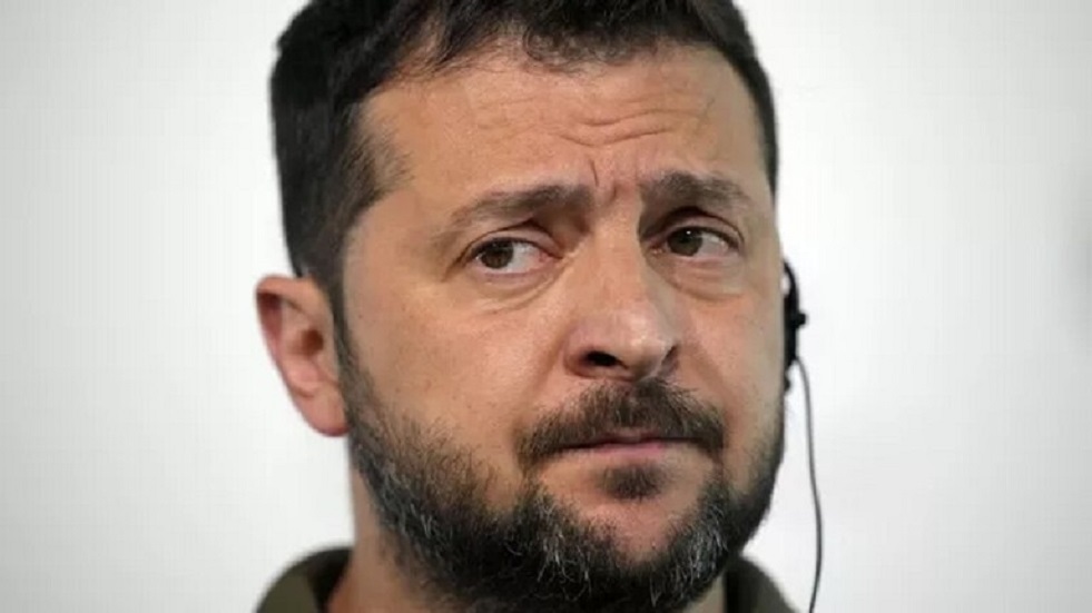 زيلينسكي يسرد في هستيريا عدد الضربات الروسية الضخمة في الأسبوع الماضي