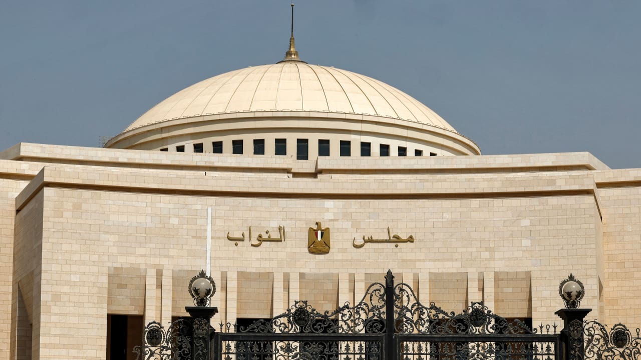 صفقة بمئات الملايين تثير أزمة في البرلمان المصري