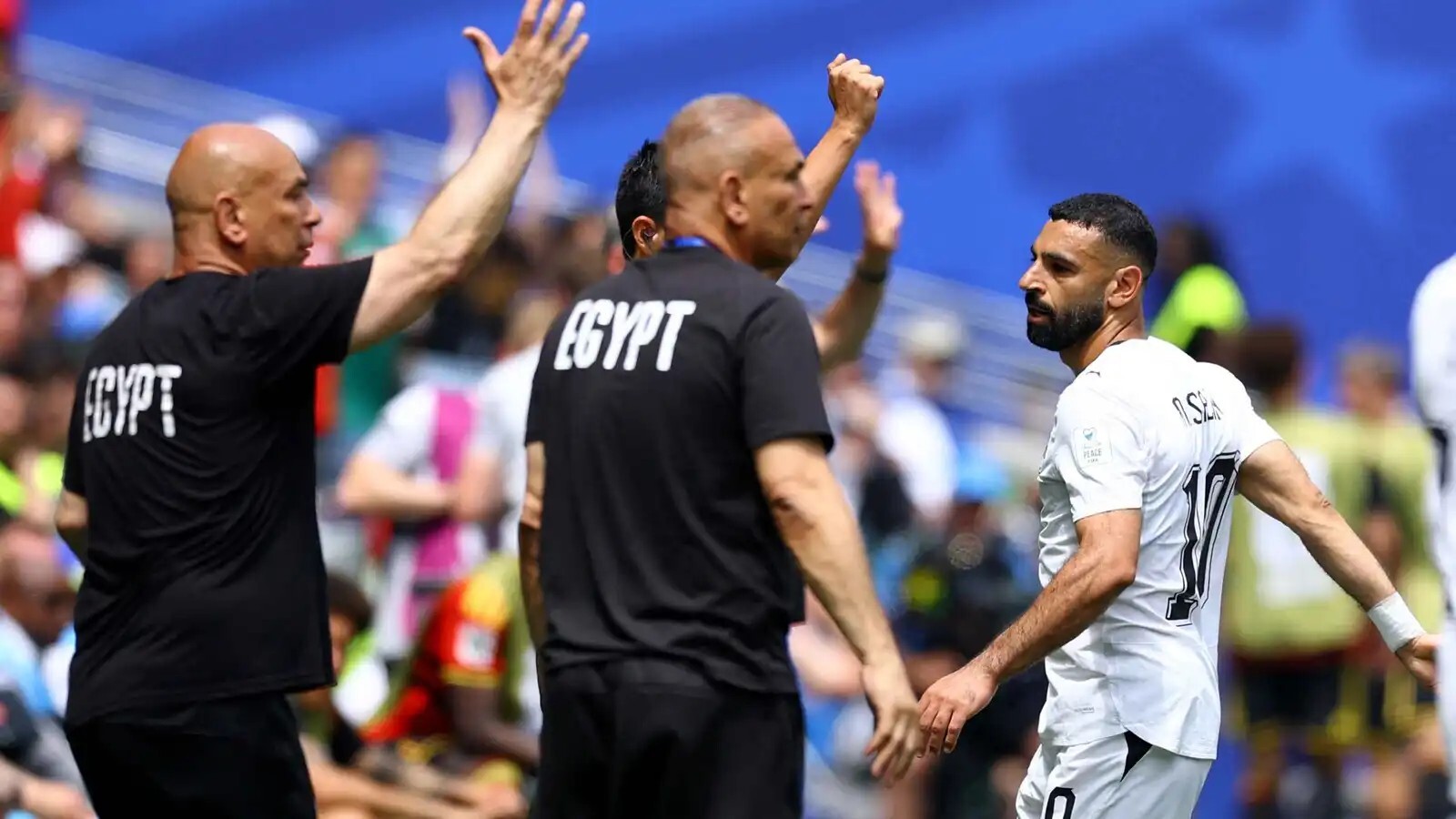 حسام حسن يوضح سبب استبدال محمد صلاح أمام بلجيكا (فيديو)