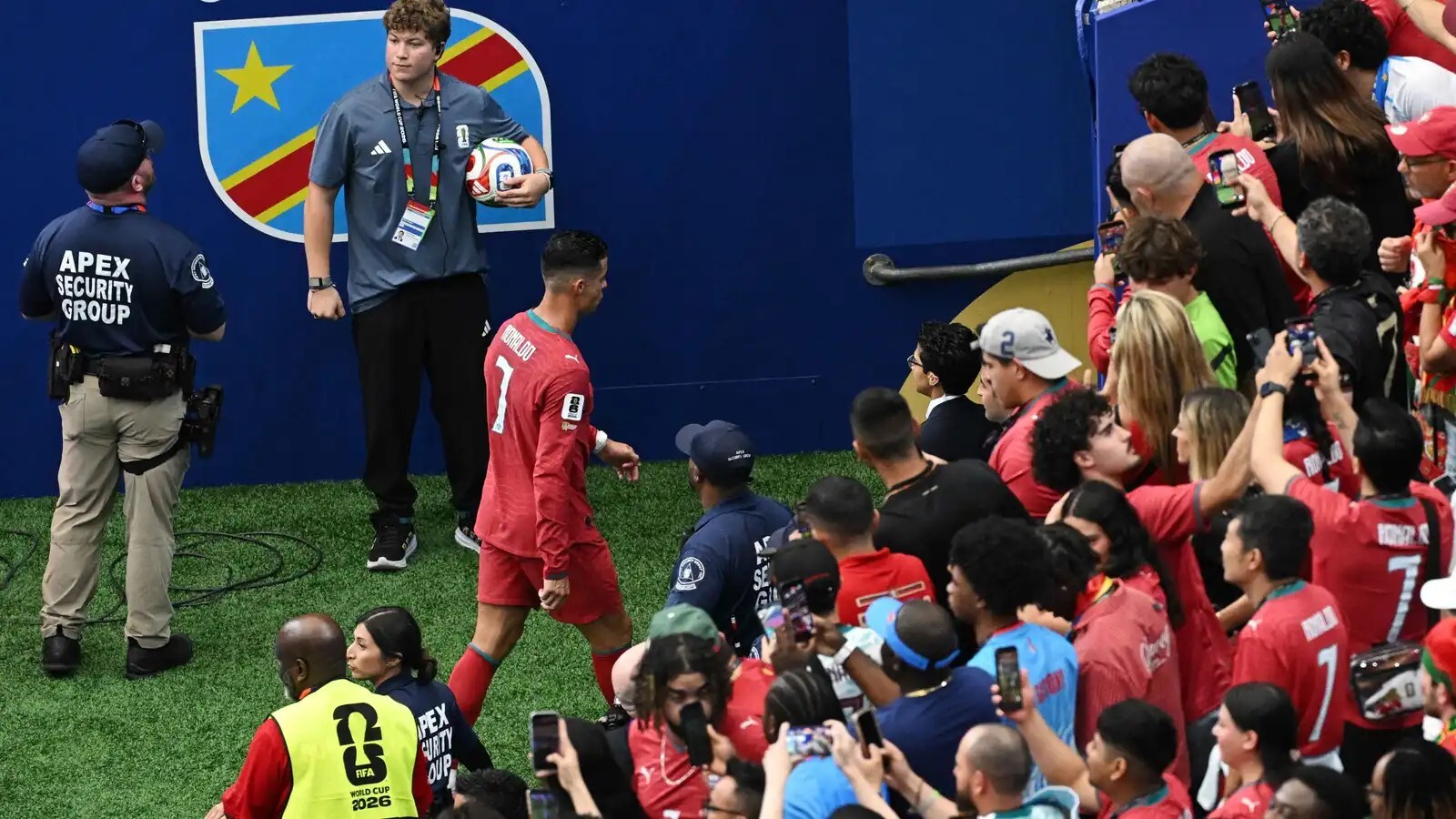 بسبب رونالدو.. جماهير البرتغال تنقلب على برونو فيرنانديز (فيديو- صورة)