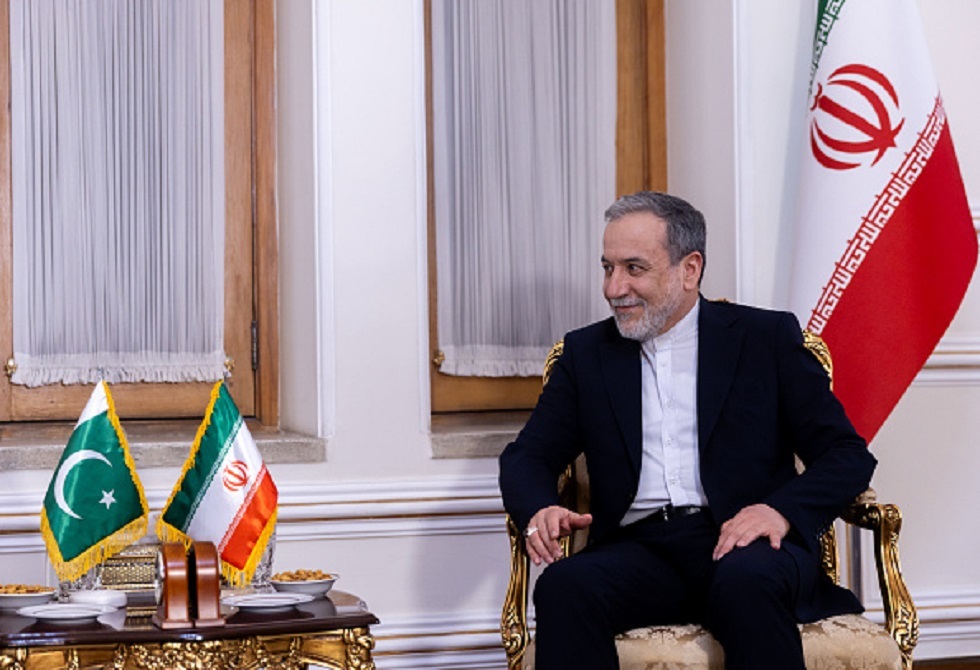 طهران تنفي توجّه عراقجي إلى سويسرا للقاء المفاوضين الأمريكيين