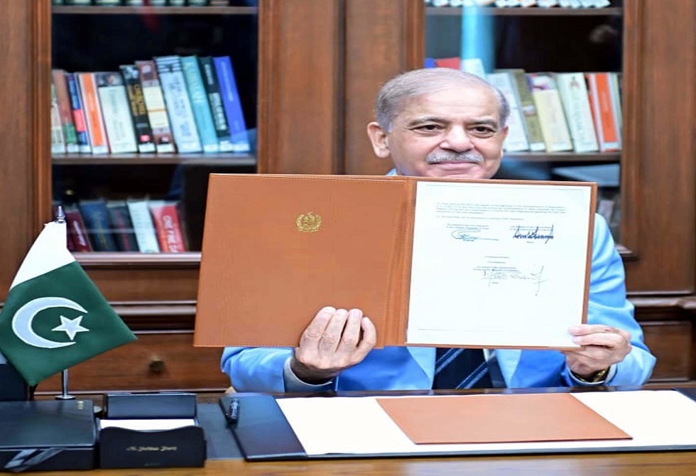 مكالمة ودية بين رئيس وزراء باكستان وولي العهد السعودي بعد اتفاق التسوية الإيراني الأمريكي