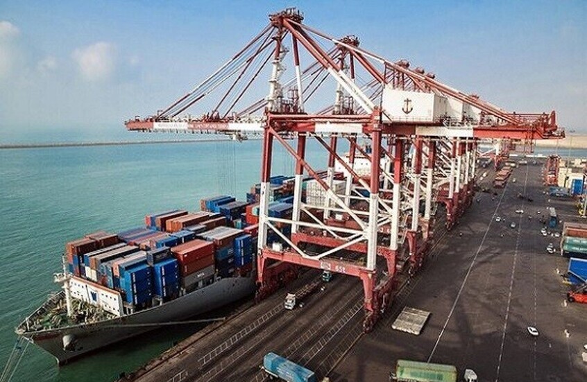 إيران تنفي تضرر ميناء سيريك بعد ضربات أمريكية