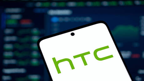 HTC تطرح هاتفا بمواصفات ممتازة وسعر منافس