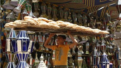 مصر.. قرار صادم يطال 850 ألف مواطن خلال الشهر الجا