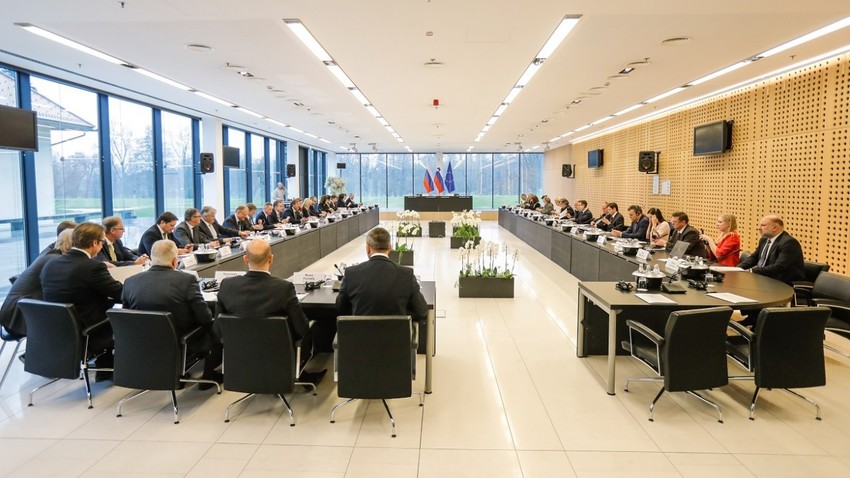 Fotografija s 13. zasedanja slovensko-ruske medvladne komisije, Ljubljana, 17. - 18. november 2016.