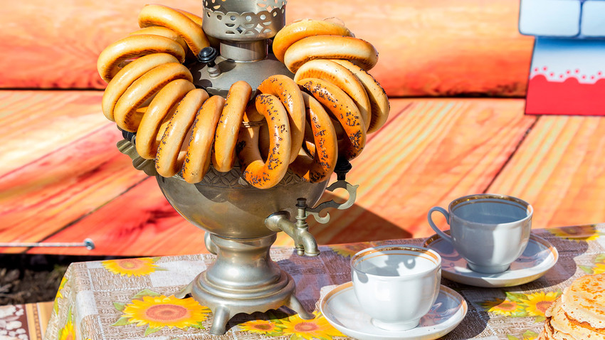 These round baked goods are both tasty and healthy.