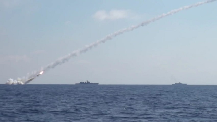 Tujuh rudal "Kalibr" yang meluncur dari kapal selam Rusia berhasil hancurkan fasilitas ISIS di Suriah.