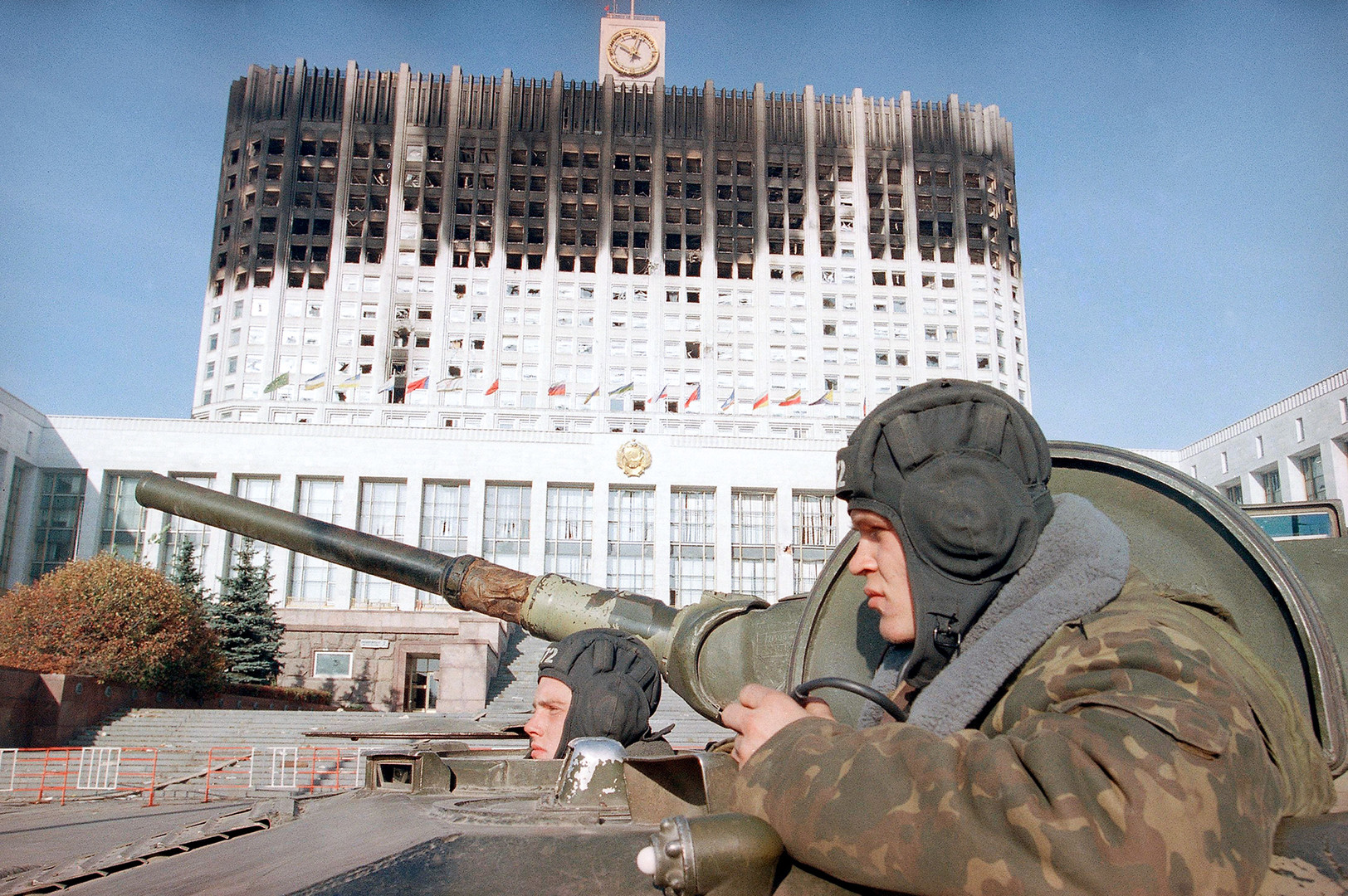 Russian  soldiers in a tank near the Russian parliament building in Moscow on Wednesday, Oct. 6, 1993.