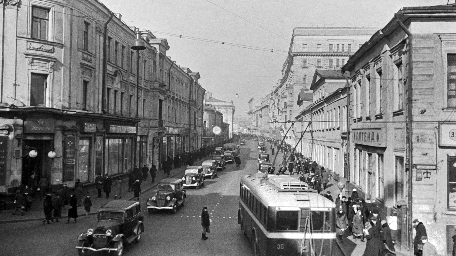 La calle Gorki (ahora Tverskaia) durante los tiempos soviéticos