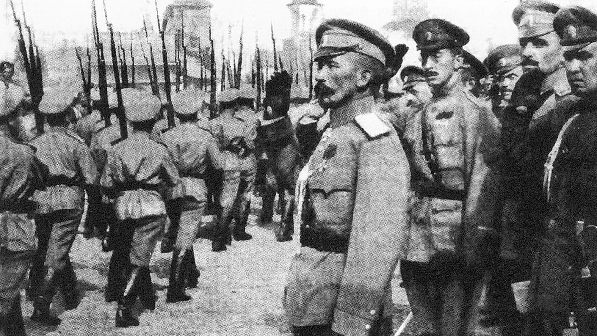 Gen. Kornilov with other high-ranking officers in 1917. 