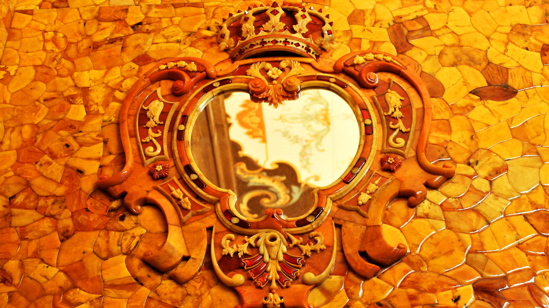 La réplique du cabinet d’ambre de Pierre le Grand.