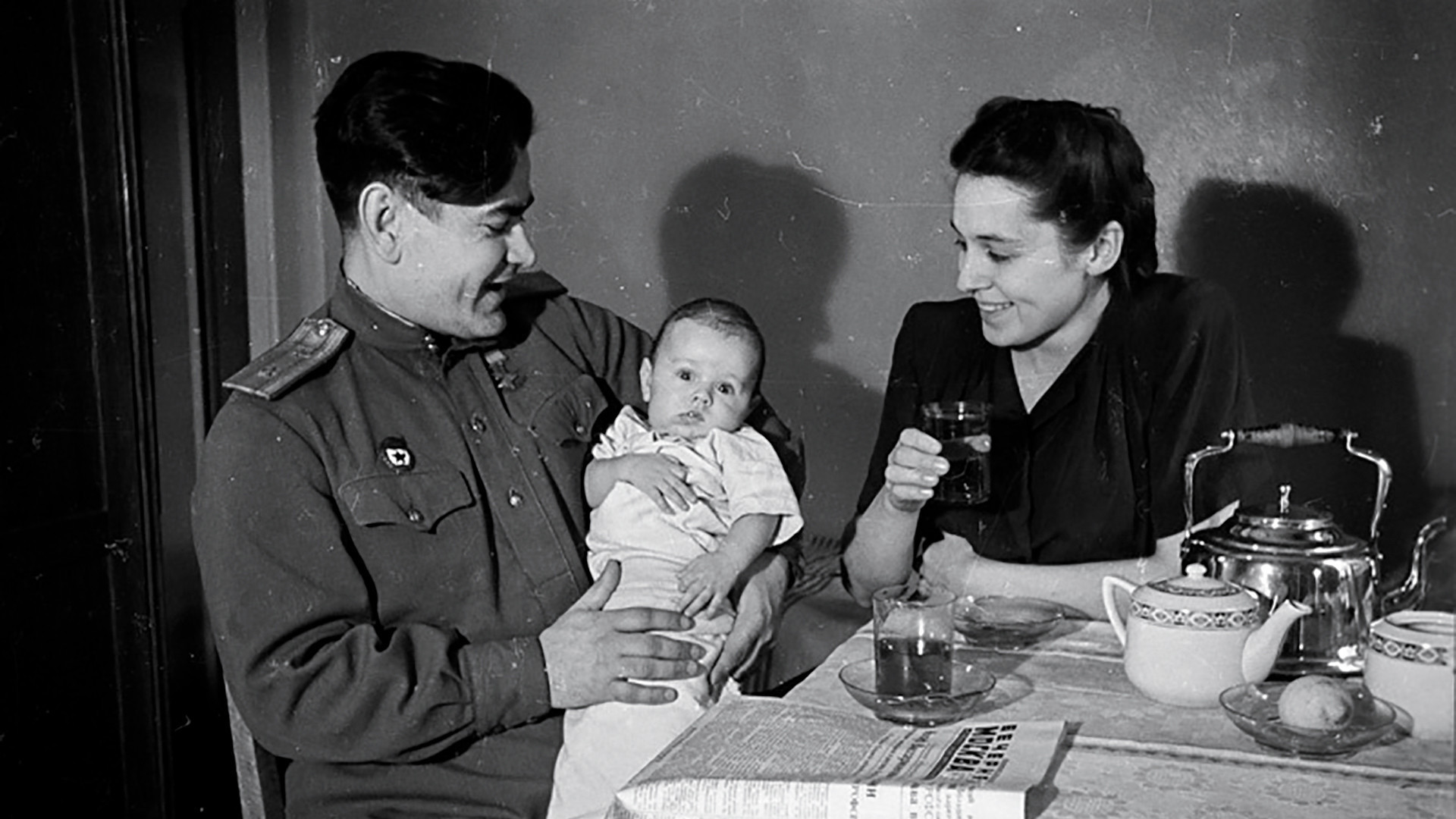Алексеј Маресјев со супругата Галина и синот Виктор