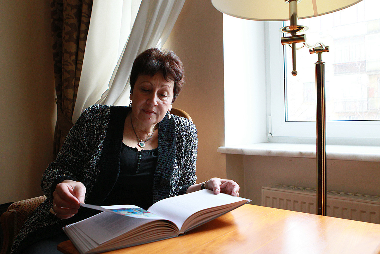 Rúbina hoje vive em Israel, mas está frequentemente apresentando seus livros e proferindo palestras na Rússia.