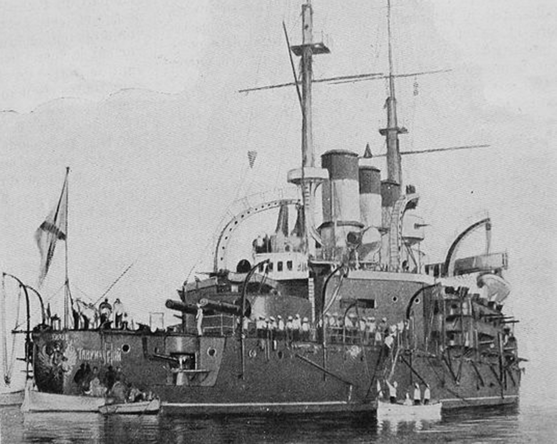 El acorazado Potemkin en el puerto de Constanza en julio de 1905. 

