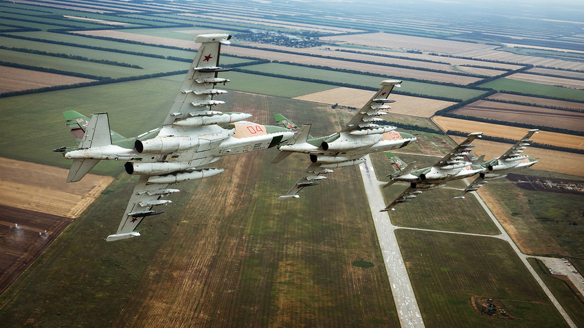 Sukhoi SU-25 fighters. Flight training of Sukhoi SU-25 crews of the Southern Military District air regiment in Primorsko-Akhtarsk.