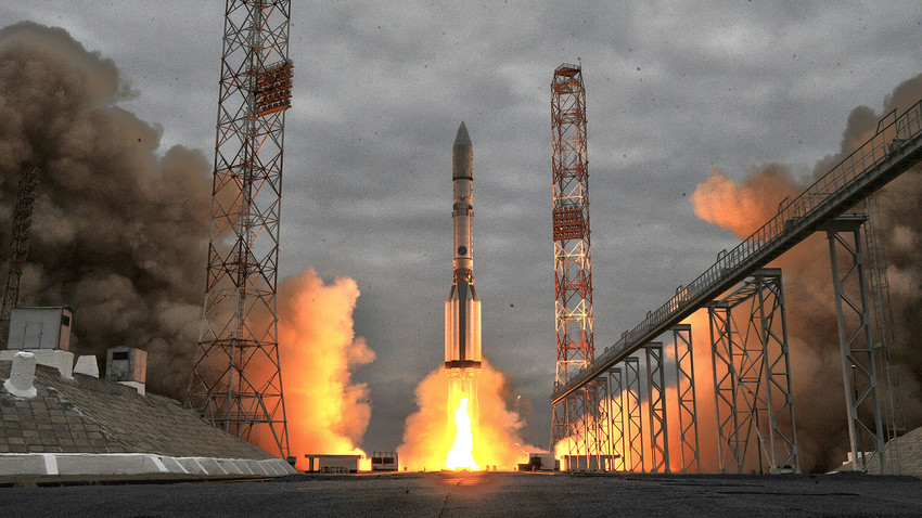 El cohete Protón-M en el cosmódromo Baikonur.
